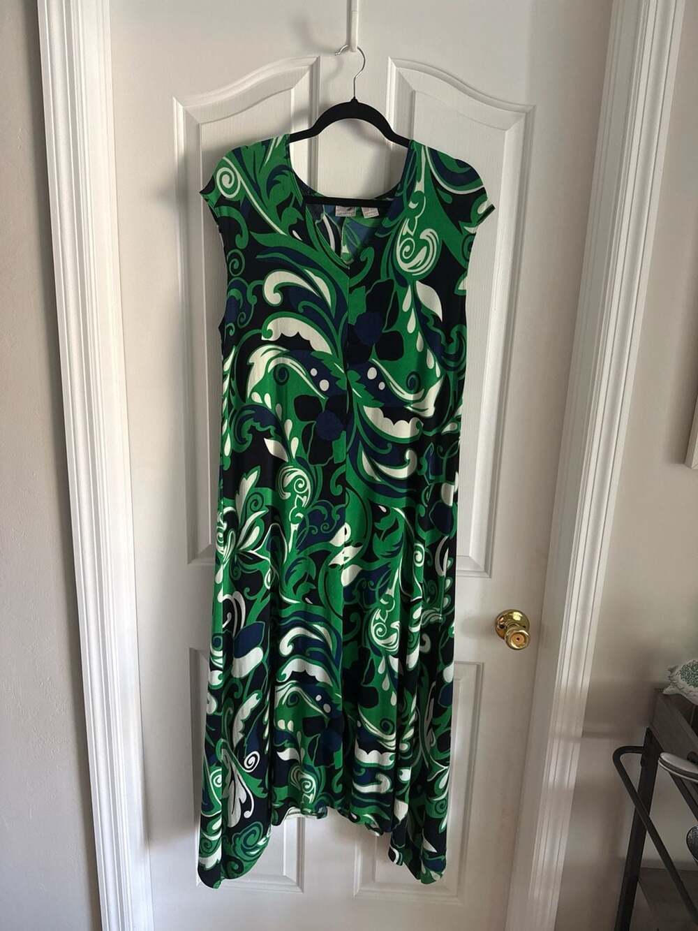 Chico's Travelers Green and Blue Paisly Scroll Slinky V-Neck Midi Dress Size 2